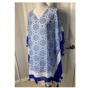 KAREENA’s OSFA Pretty Blue Print Kimona with tassels.